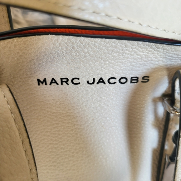 Marc Jacobs Pebbled Leather The Tag Crossbody Bag Off White Magnetic Closure - Picture 15 of 15